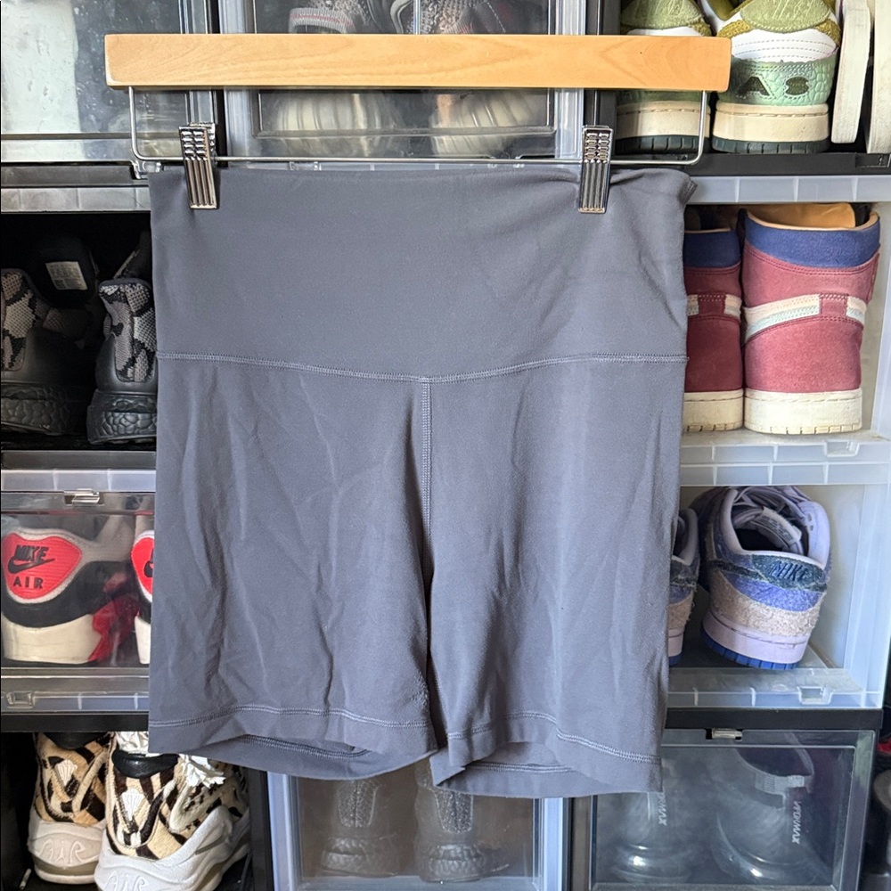TNA- gray 5 inch biker shorts